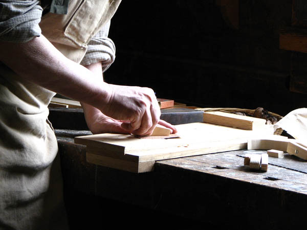 Ofrecemos un servicio de <strong>carpinterÃ­a  de madera y ebanisterÃ­a en BenicarlÃ³</strong> adaptado a las necesidades del <strong>cliente</strong>.
